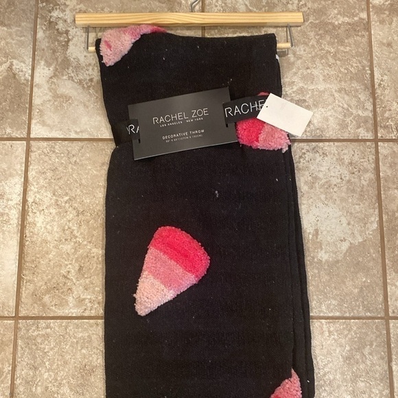 Rachel Zoe Pink Candy Corn Blanket NEW Throw Viral TikTok Tok Halloween Black - Picture 5 of 5